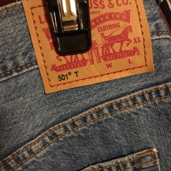 Levi’s 501 Taper Leg Cropped Jeans NWOT - Picture 4 of 7